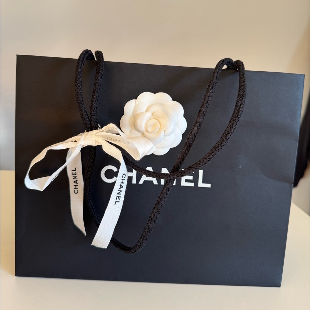 💞Authentic💞Chanel empty shopping bag with attached camellia and ribbon